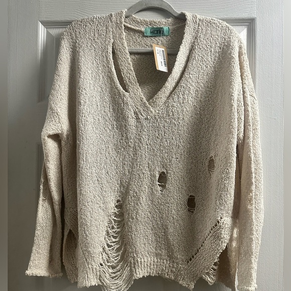 🆕 Karlie Distressed V-Neck Sweater Size Medium - Picture 1 of 9